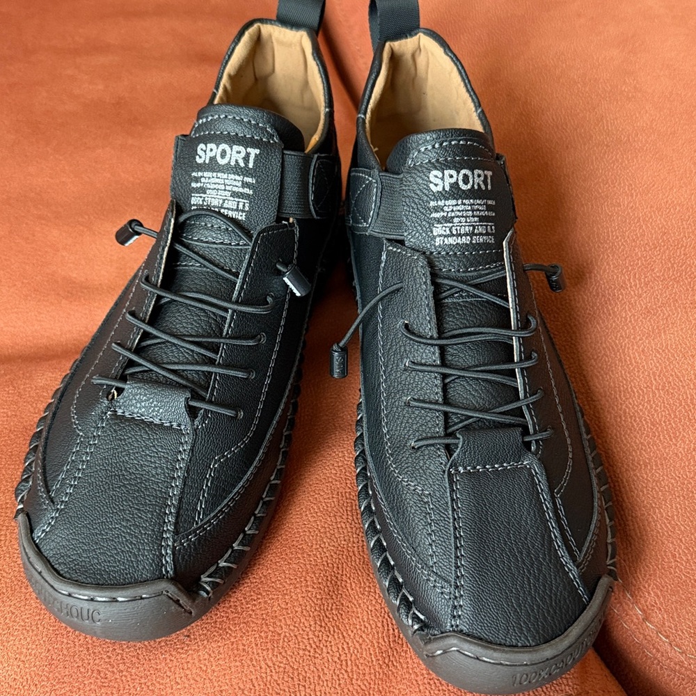 NWT, Wright & Mason Black Leather Women's Sneakers size 7.5.